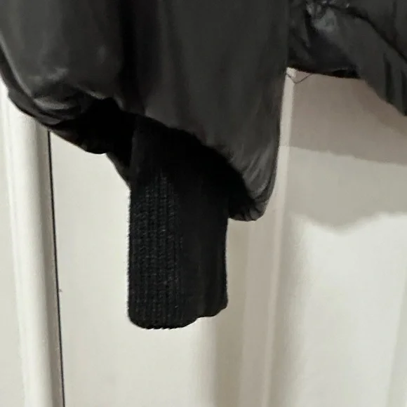 UGG Women's Black Puffer Jacket - Picture 8 of 13